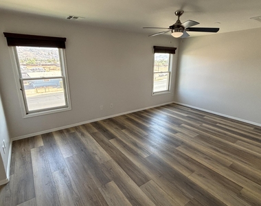 2125 E Huntington Drive - Photo Thumbnail 16