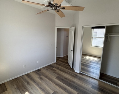 2125 E Huntington Drive - Photo Thumbnail 14
