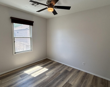 2125 E Huntington Drive - Photo Thumbnail 10