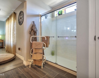 17648 W Lisbon Lane - Photo Thumbnail 11