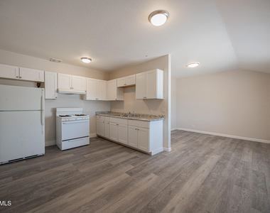 864 E Chandler Boulevard - Photo Thumbnail 6