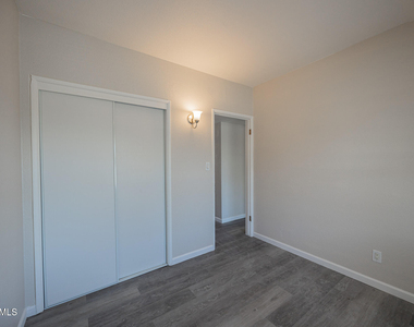 864 E Chandler Boulevard - Photo Thumbnail 11