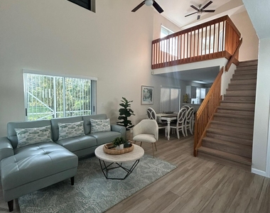 1136 Staghorn Street - Photo Thumbnail 5