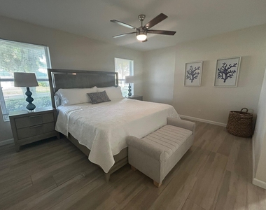 1136 Staghorn Street - Photo Thumbnail 10