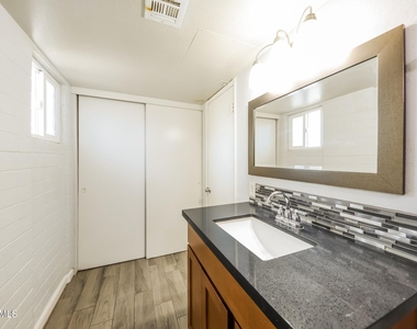 6320 N 16th Street - Photo Thumbnail 7