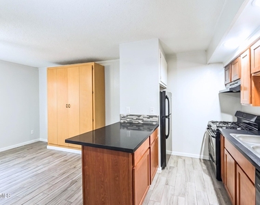 6320 N 16th Street - Photo Thumbnail 5