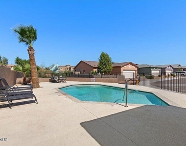 8017 S 6th Drive - Photo Thumbnail 14