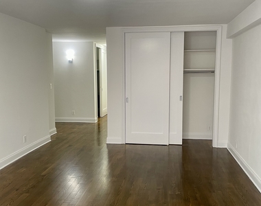 405 East 56th Street, 9L - Photo Thumbnail 4