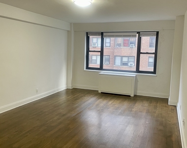 405 East 56th Street, 9L - Photo Thumbnail 1