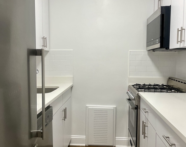 405 East 56th Street, 9L - Photo Thumbnail 7
