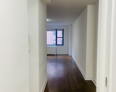 405 East 56th Street, 9L - Photo Thumbnail 3
