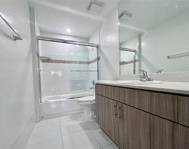 7707 Nw 7 Street - Photo Thumbnail 9