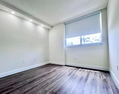 7707 Nw 7 Street - Photo Thumbnail 4