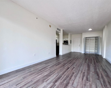 7707 Nw 7 Street - Photo Thumbnail 1