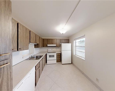 101 Se 3rd Avenue - Photo Thumbnail 3
