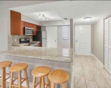 6301 N Falls Circle Drive - Photo Thumbnail 2