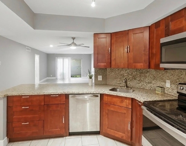 6301 N Falls Circle Drive - Photo Thumbnail 4