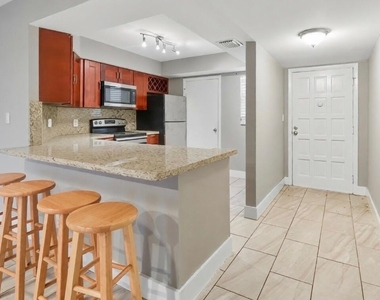 6301 N Falls Circle Drive - Photo Thumbnail 3