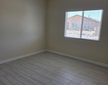 14881 S Patagonia Road - Photo Thumbnail 5