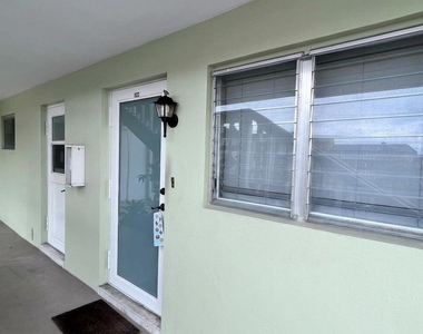 960 Crystal Lake Drive - Photo Thumbnail 1