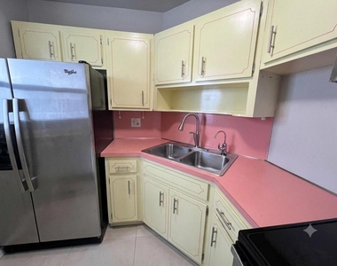 960 Crystal Lake Drive - Photo Thumbnail 2