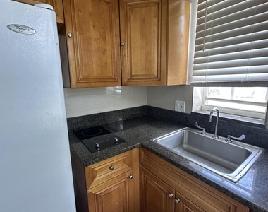 1126 N H Street - Photo Thumbnail 4