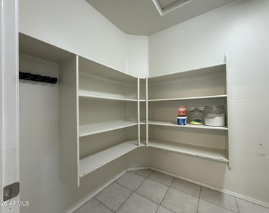 30187 W Avalon Drive - Photo Thumbnail 5