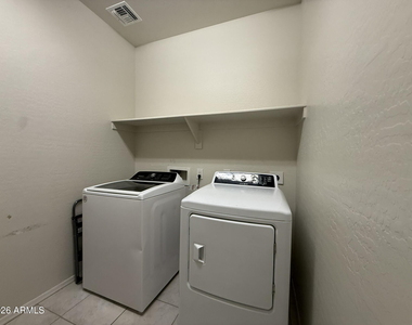 30187 W Avalon Drive - Photo Thumbnail 6