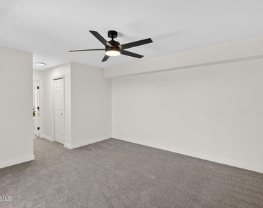 7220 E Mary Sharon Drive - Photo Thumbnail 18