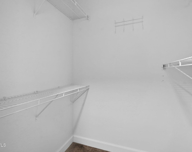 7220 E Mary Sharon Drive - Photo Thumbnail 28
