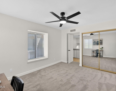 7220 E Mary Sharon Drive - Photo Thumbnail 31