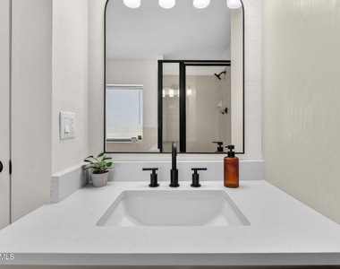 7220 E Mary Sharon Drive - Photo Thumbnail 25
