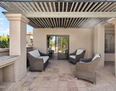 7220 E Mary Sharon Drive - Photo Thumbnail 3