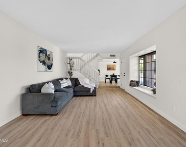 7220 E Mary Sharon Drive - Photo Thumbnail 7