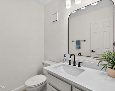 7220 E Mary Sharon Drive - Photo Thumbnail 33