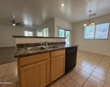 7258 W Palmaire Avenue - Photo Thumbnail 9