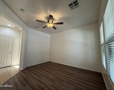 7258 W Palmaire Avenue - Photo Thumbnail 24