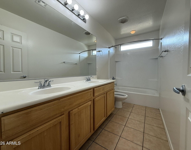 7258 W Palmaire Avenue - Photo Thumbnail 31