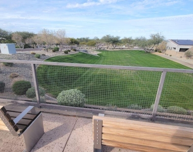 712 E Buist Avenue - Photo Thumbnail 65