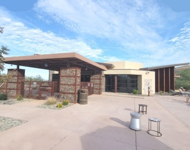 712 E Buist Avenue - Photo Thumbnail 51