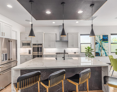 712 E Buist Avenue - Photo Thumbnail 18