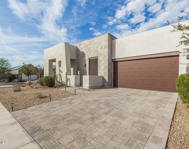 712 E Buist Avenue - Photo Thumbnail 2