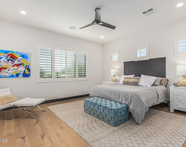 712 E Buist Avenue - Photo Thumbnail 20