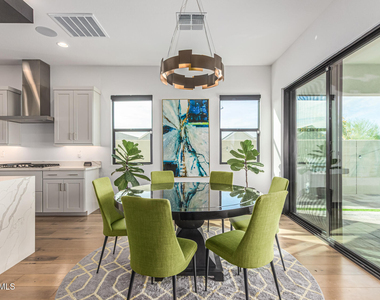 712 E Buist Avenue - Photo Thumbnail 19