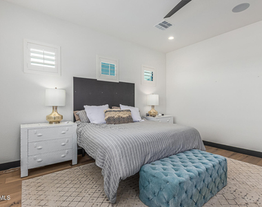 712 E Buist Avenue - Photo Thumbnail 21