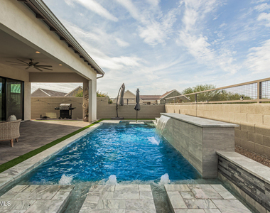 712 E Buist Avenue - Photo Thumbnail 6