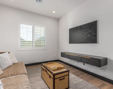 712 E Buist Avenue - Photo Thumbnail 37