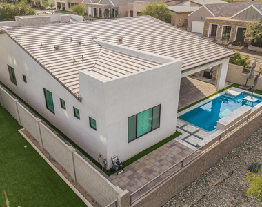 712 E Buist Avenue - Photo Thumbnail 3