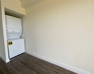 7707 Nw 7 Street - Photo Thumbnail 3