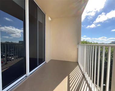 7707 Nw 7 Street - Photo Thumbnail 7
